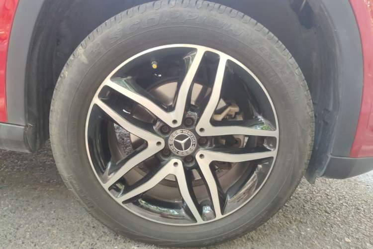 Used Mercedes-Benz GLA 2017 GLA 200 Fashion Model Right Front Wheel Hub