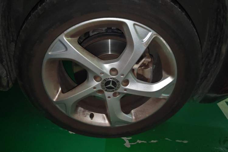 Used Mercedes-Benz GLA 2017 GLA 200 Sport Edition Right Front Wheel Hub