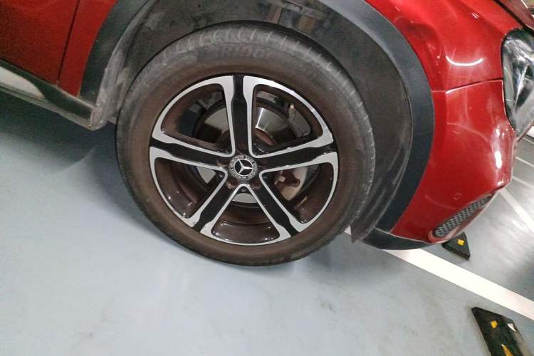 Used Mercedes-Benz GLA 2017 GLA 200 Fashion Model Right Front Wheel Hub