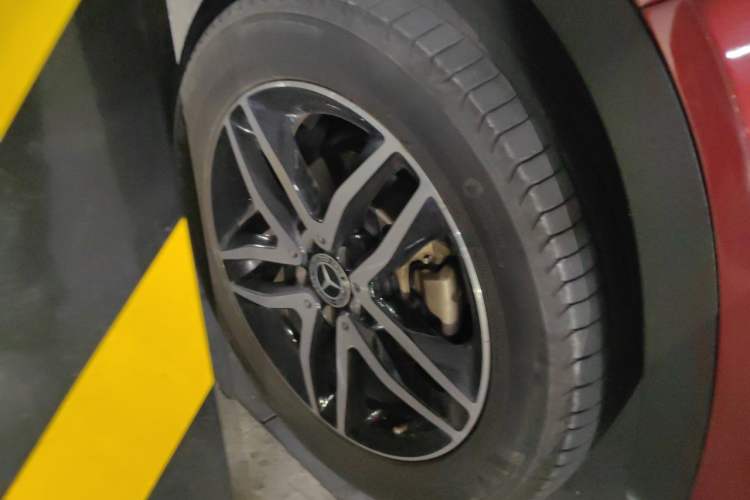 Used Mercedes-Benz GLA 2017 GLA 200 Fashion Model Right Front Wheel Hub