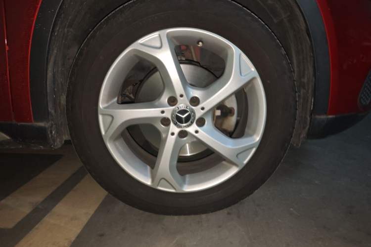 Used Mercedes-Benz GLA 2017 GLA 200 Sport Edition Right Front Wheel Hub