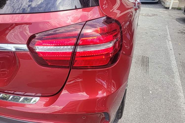Used Mercedes-Benz GLA 2017 GLA 200 Fashion Model Right Rear Taillight