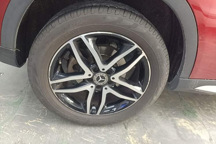 Used Mercedes-Benz GLA 2017 GLA 200 Fashion Model Right Rear Wheel Hub