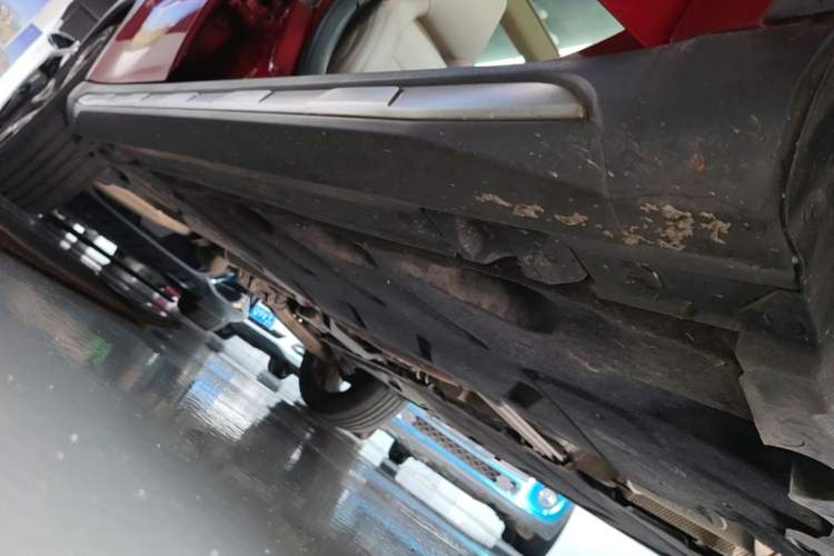 Used Mercedes-Benz GLA 2017 GLA 220 4MATIC Fashion Model Right Side Sill