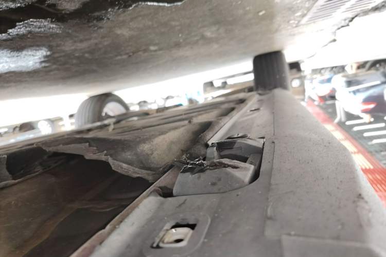 Used Mercedes-Benz GLA 2017 GLA 220 4MATIC Luxury Model Right Side Sill