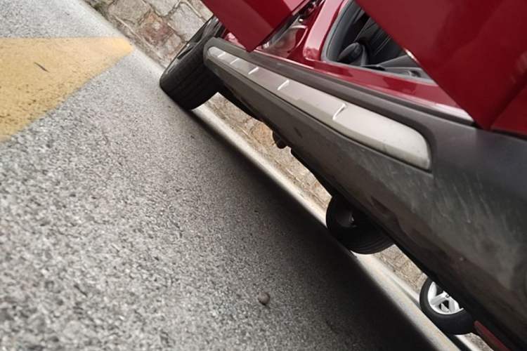Used Mercedes-Benz GLA 2017 GLA 220 4MATIC Fashion Model Right Side Sill