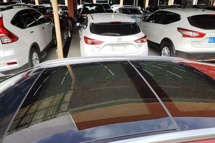 Used Mercedes-Benz GLA 2017 GLA 220 4MATIC Luxury Model Roof