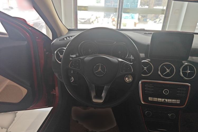 Used Mercedes-Benz GLA 2017 GLA 200 Fashion Model Steering Wheel