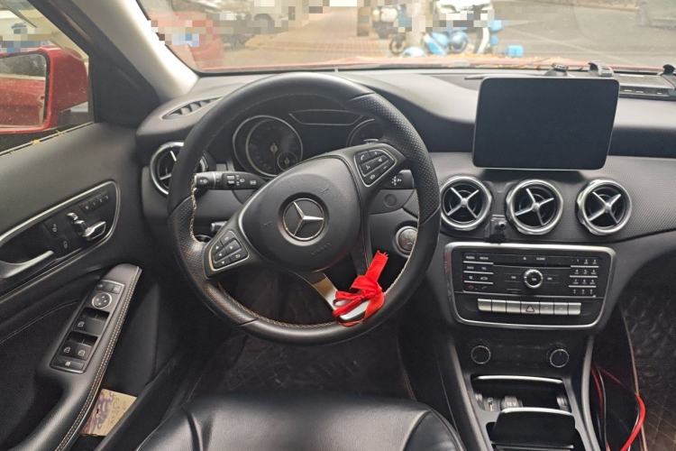 Used Mercedes-Benz GLA 2017 GLA 200 Sport Edition Steering Wheel