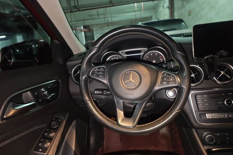 Used Mercedes-Benz GLA 2017 GLA 200 Sport Edition Steering Wheel