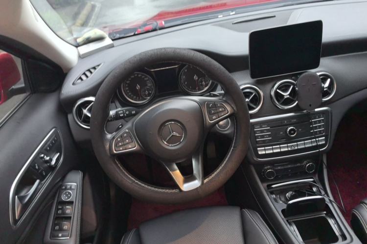 Used Mercedes-Benz GLA 2017 GLA 220 4MATIC Fashion Model Steering Wheel