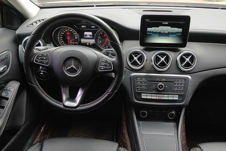 Used Mercedes-Benz GLA 2017 GLA 200 Fashion Model Steering Wheel