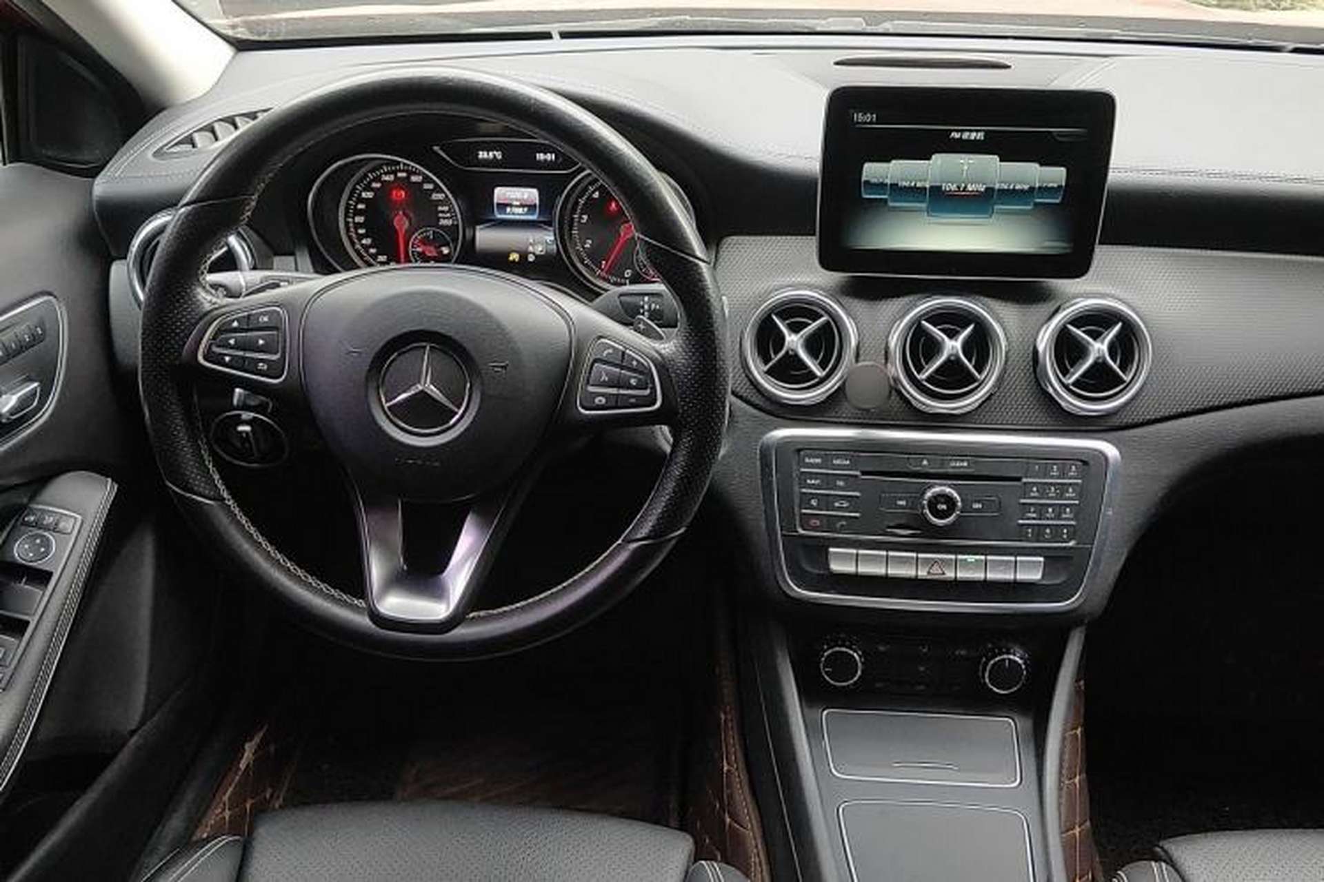 Used Mercedes-Benz GLA 2017 GLA 200 Fashion Model Steering Wheel