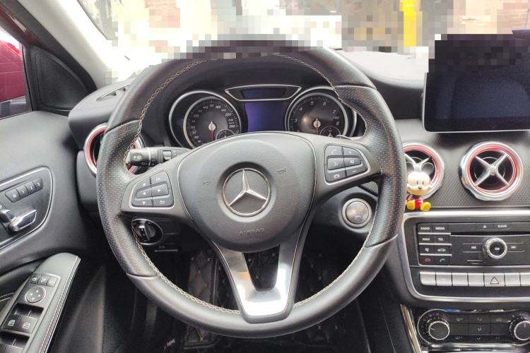 Used Mercedes-Benz GLA 2017 GLA 220 4MATIC Fashion Model Steering Wheel
