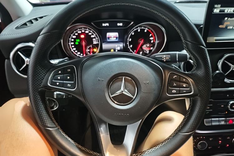 Used Mercedes-Benz GLA 2017 GLA 200 Fashion Model Steering Wheel