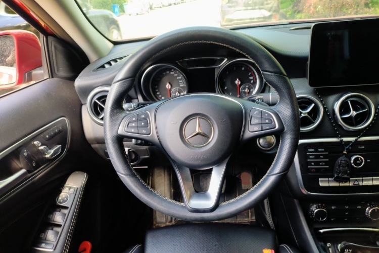 Used Mercedes-Benz GLA 2017 GLA 200 Fashion Model Steering Wheel
