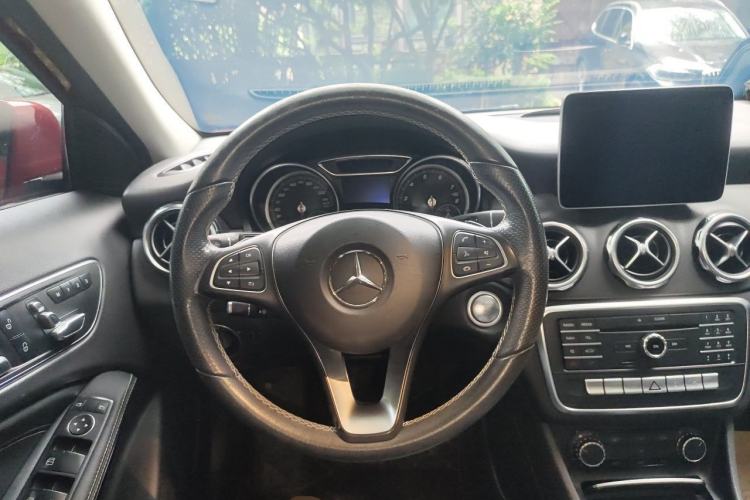 Used Mercedes-Benz GLA 2017 GLA 200 Sport Edition Steering Wheel