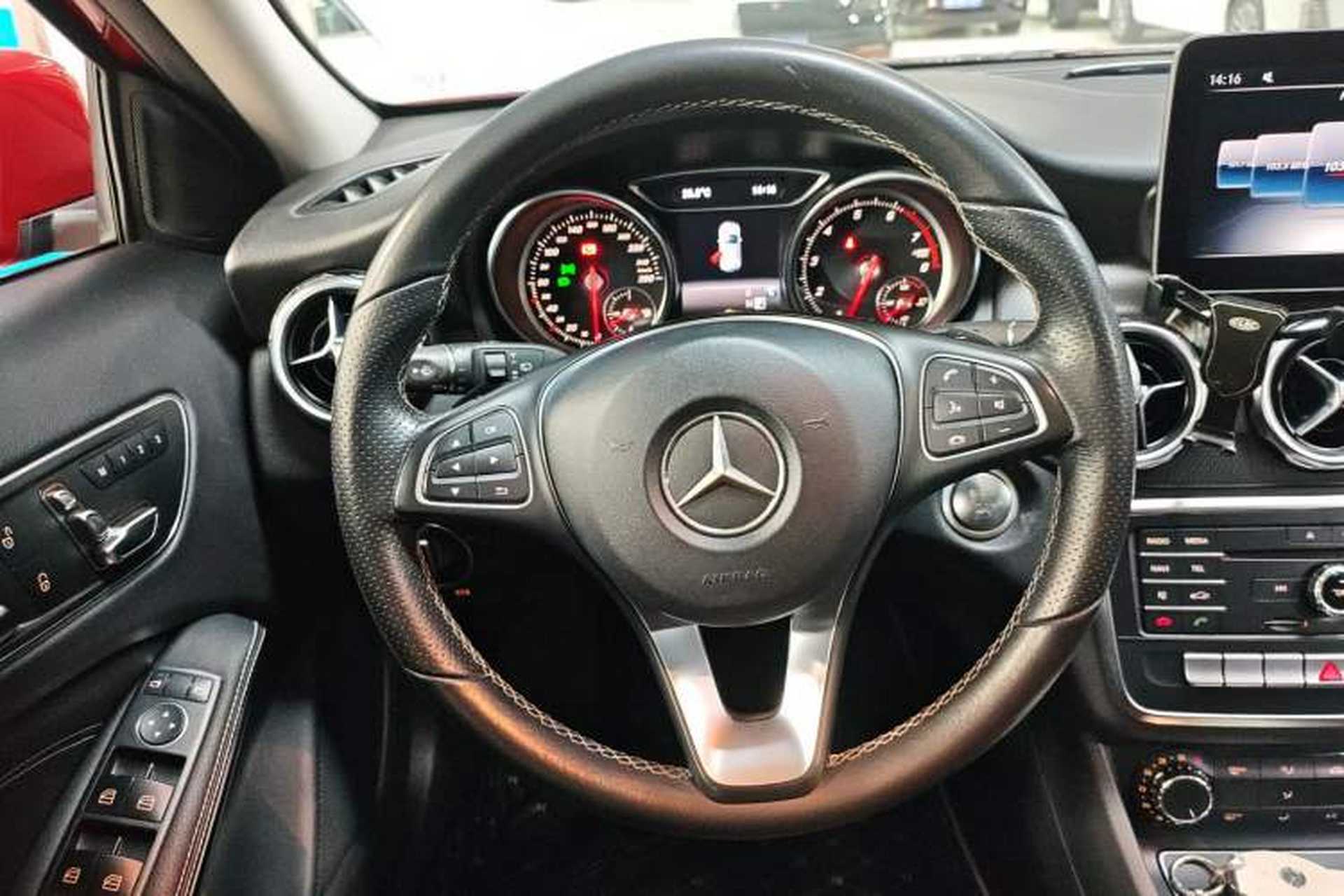 Used Mercedes-Benz GLA 2017 GLA 200 Sport Edition Steering Wheel