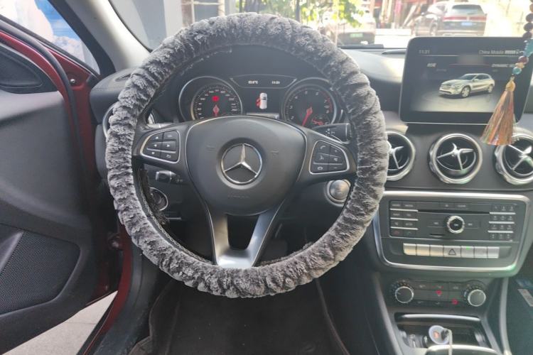 Used Mercedes-Benz GLA 2017 GLA 200 Fashion Model Steering Wheel