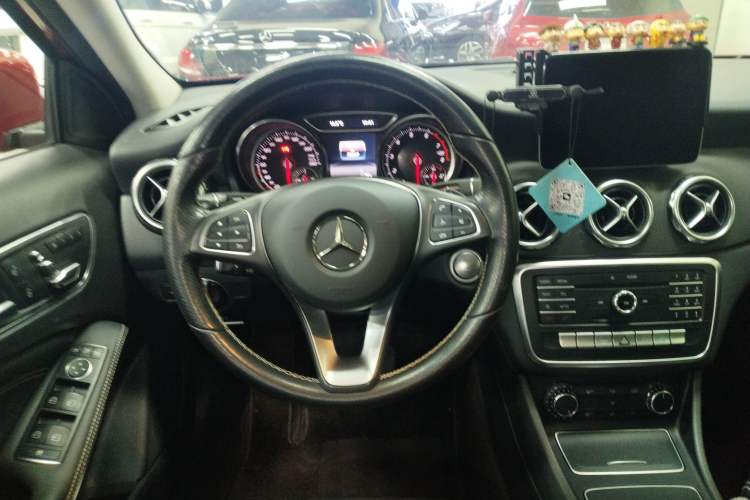 Used Mercedes-Benz GLA 2017 GLA 200 Fashion Model Steering Wheel