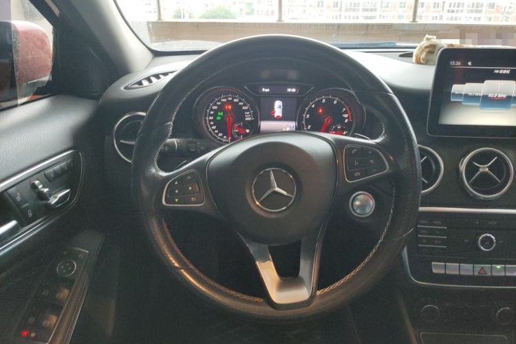 Used Mercedes-Benz GLA 2017 GLA 200 Sport Edition Steering Wheel