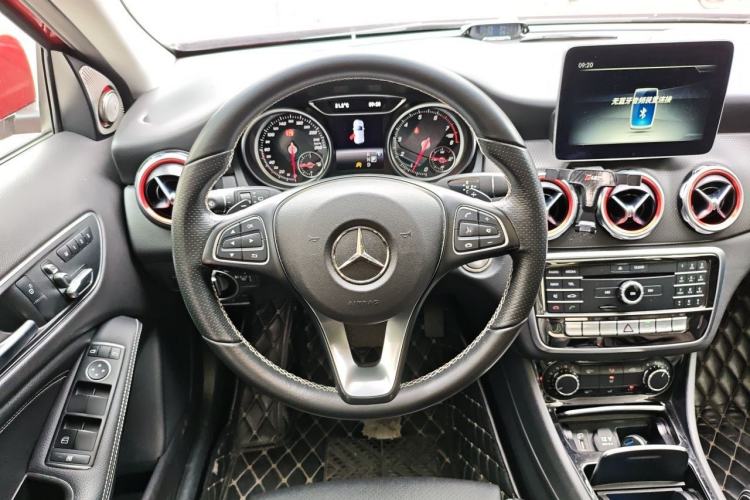 Used Mercedes-Benz GLA 2017 GLA 200 Sport Edition Steering Wheel