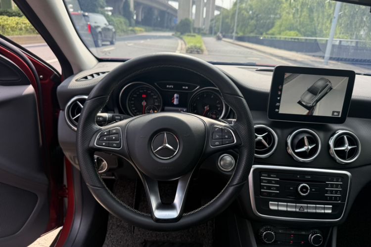 Used Mercedes-Benz GLA 2017 GLA 200 Fashion Model Steering Wheel