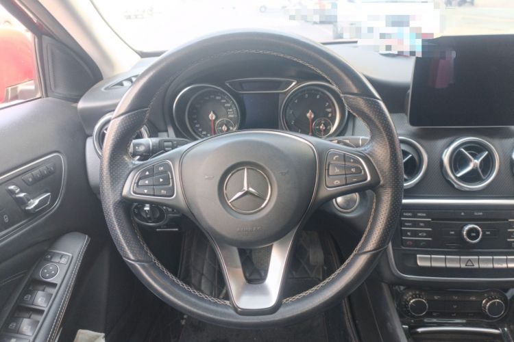 Used Mercedes-Benz GLA 2017 GLA 200 Sport Edition Steering Wheel