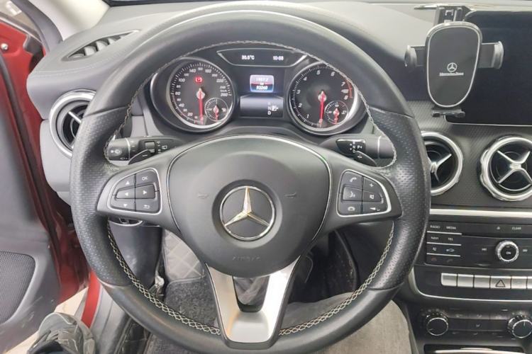 Used Mercedes-Benz GLA 2017 GLA 200 Fashion Model Steering Wheel