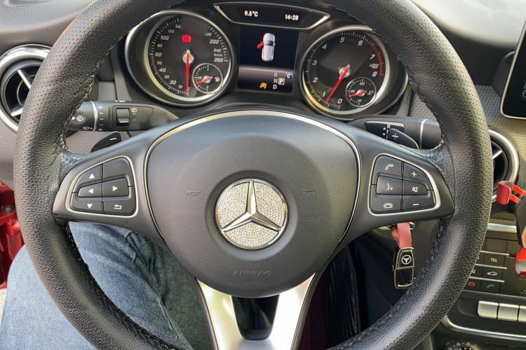 Used Mercedes-Benz GLA 2017 GLA 200 Sport Edition Steering Wheel