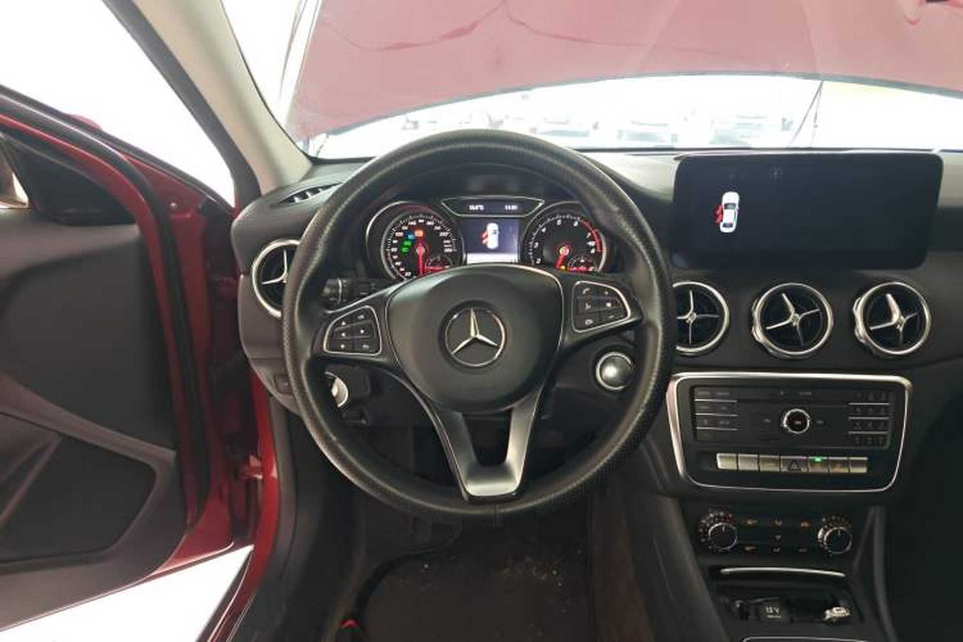 Used Mercedes-Benz GLA 2017 GLA 200 Fashion Model Steering Wheel