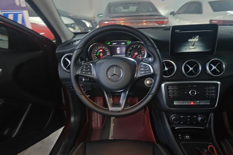 Used Mercedes-Benz GLA 2017 GLA 200 Fashion Model Steering Wheel