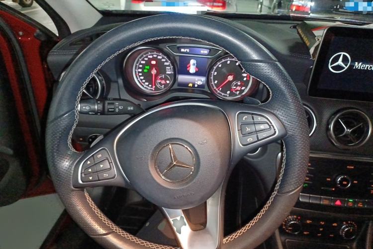 Used Mercedes-Benz GLA 2017 GLA 200 Fashion Model Steering Wheel