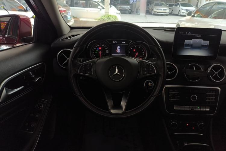 Used Mercedes-Benz GLA 2017 GLA 200 Fashion Model Steering Wheel