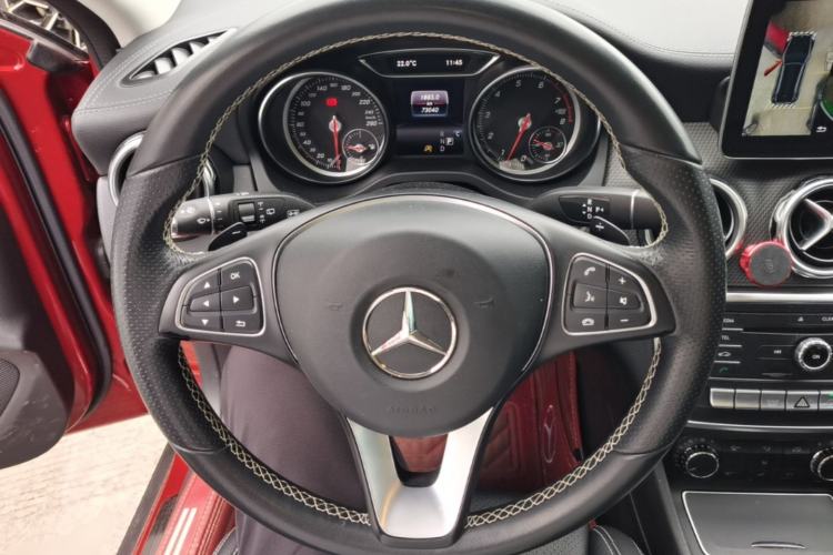 Used Mercedes-Benz GLA 2017 GLA 200 Fashion Model Steering Wheel