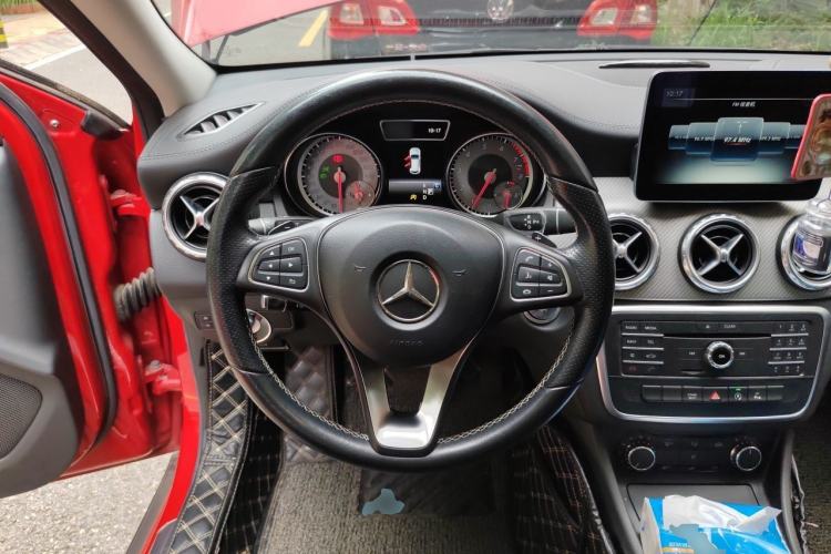 Used Mercedes-Benz GLA 2017 GLA 200 Sport Edition Steering Wheel