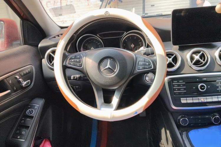 Used Mercedes-Benz GLA 2017 GLA 200 Sport Edition Steering Wheel