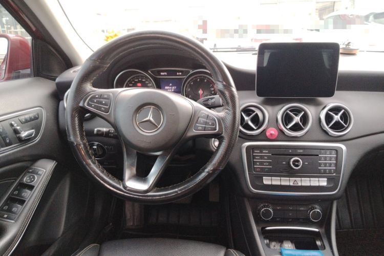 Used Mercedes-Benz GLA 2017 GLA 200 Sport Edition Steering Wheel