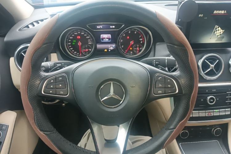 Used Mercedes-Benz GLA 2017 GLA 200 Sport Edition Steering Wheel