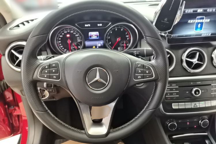 Used Mercedes-Benz GLA 2017 GLA 200 Sport Edition Steering Wheel