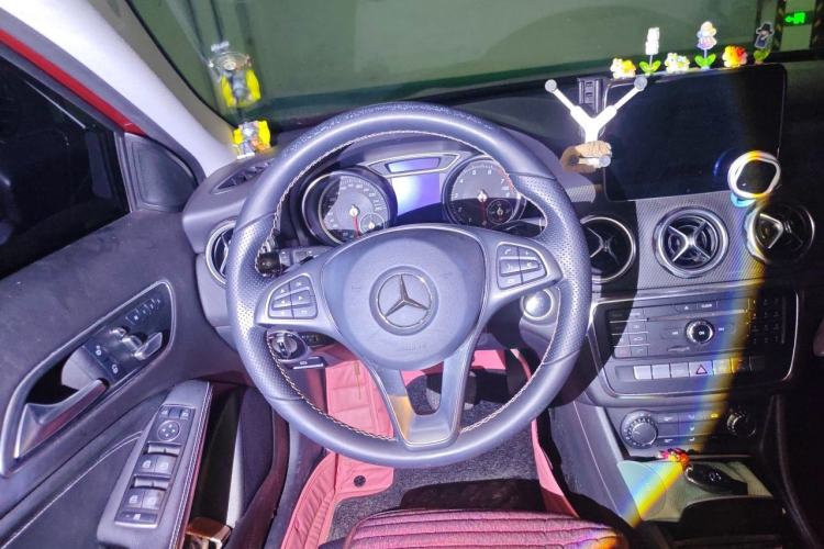 Used Mercedes-Benz GLA 2017 GLA 200 Sport Edition Steering Wheel