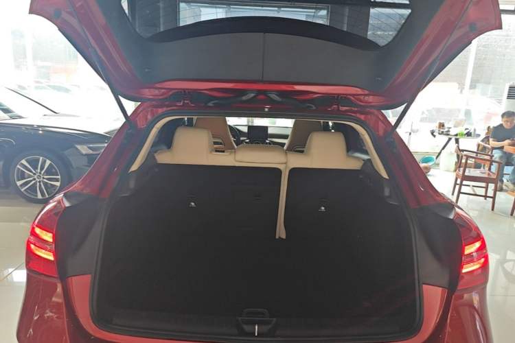 Used Mercedes-Benz GLA 2017 GLA 200 Fashion Model Trunk
