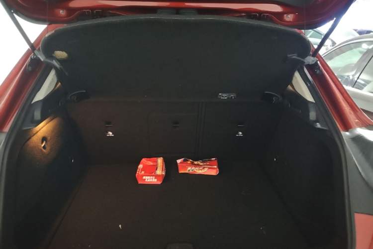 Used Mercedes-Benz GLA 2017 GLA 200 Fashion Model Trunk
