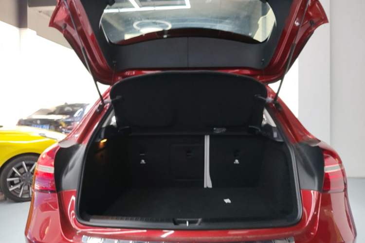 Used Mercedes-Benz GLA 2017 GLA 220 4MATIC Fashion Model Trunk