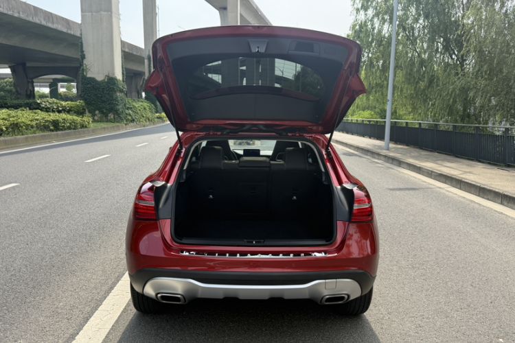 Used Mercedes-Benz GLA 2017 GLA 200 Fashion Model Trunk