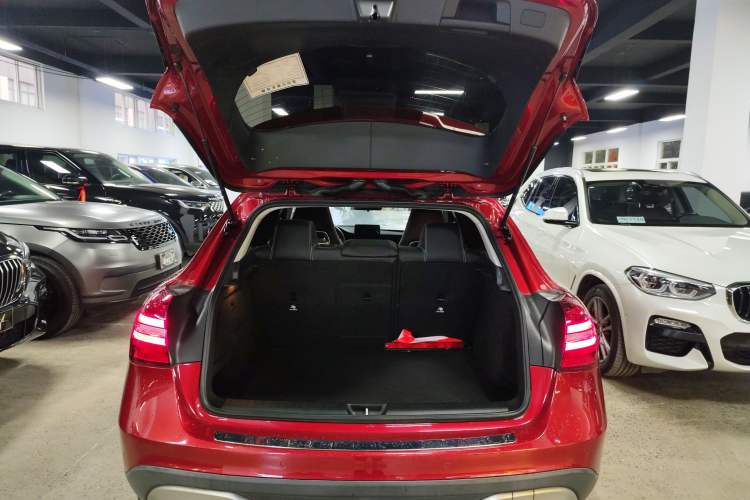 Used Mercedes-Benz GLA 2017 GLA 220 4MATIC Fashion Model Trunk