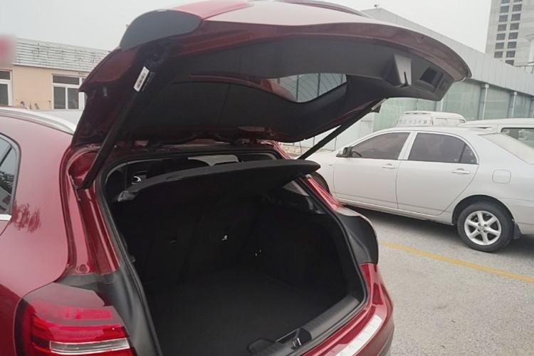 Used Mercedes-Benz GLA 2017 GLA 220 4MATIC Fashion Model Trunk