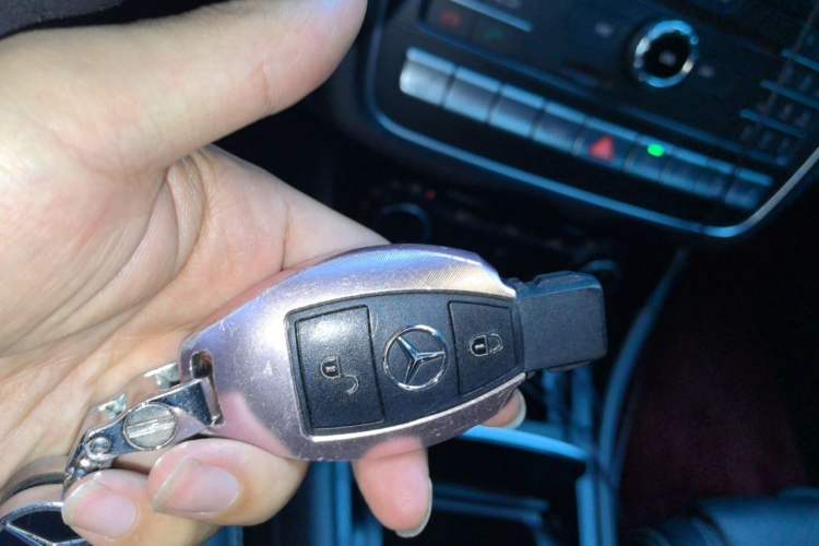 Used Mercedes-Benz GLA 2017 GLA 220 4MATIC Fashion Model Vehicle Key