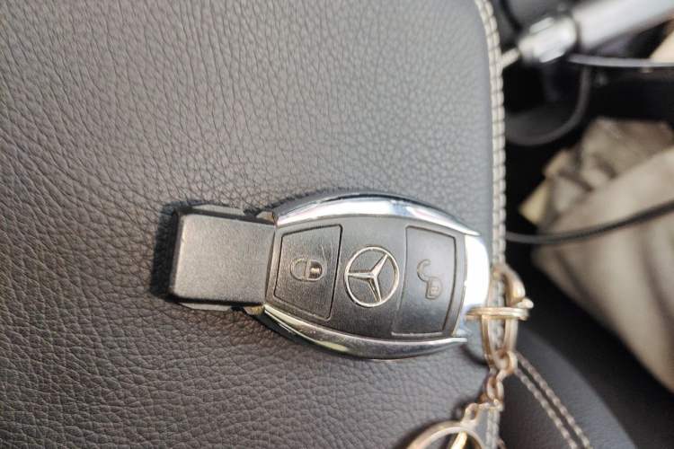 Used Mercedes-Benz GLA 2017 GLA 220 4MATIC Fashion Model Vehicle Key