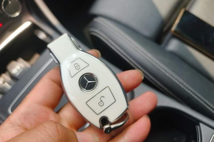 Used Mercedes-Benz GLA 2017 GLA 220 4MATIC Fashion Model Vehicle Key